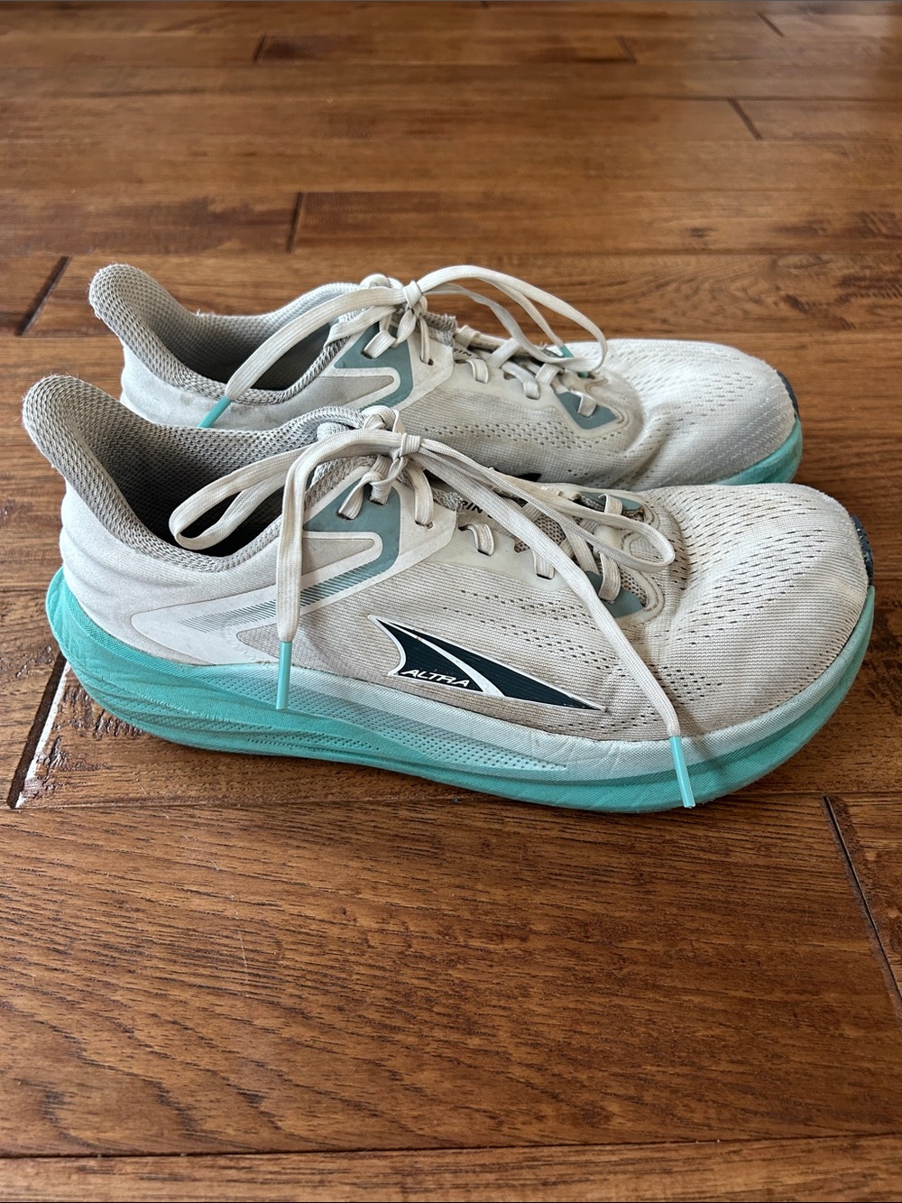 Altra Torin 8 Road Running Shoes Foot Shape Zero Drop Mint White Womens Size 8.5